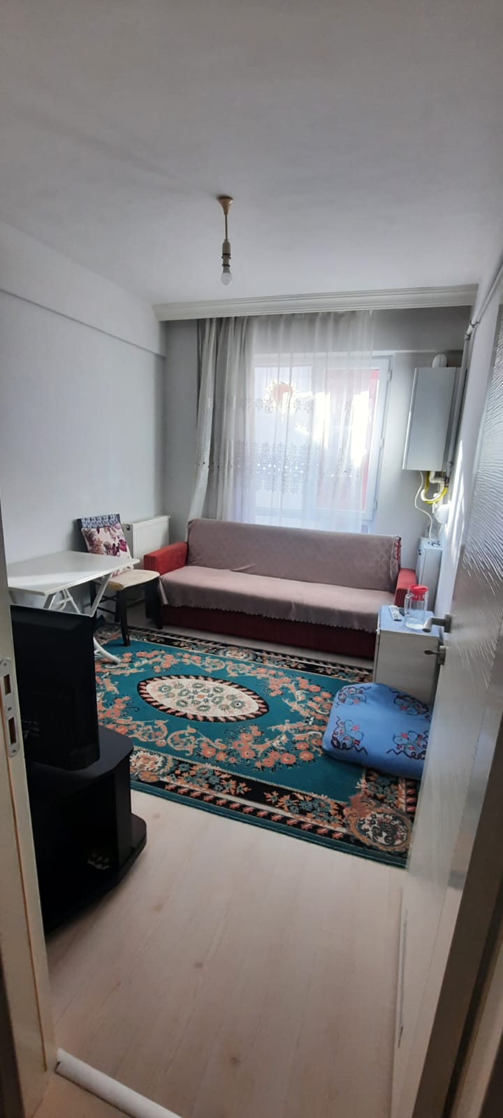 Anadolu üniveristesine yakın satılık  1+1 eşyalı apart