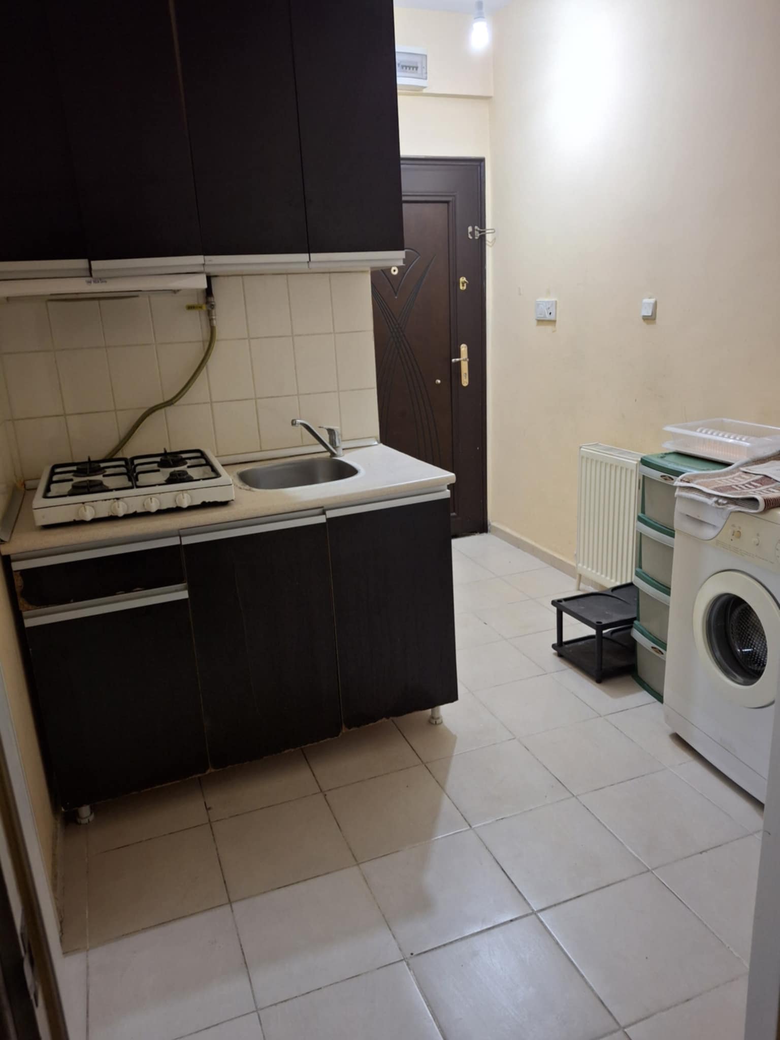 Anadolu üniveristesine yakın satılık  1+1 eşyalı apart